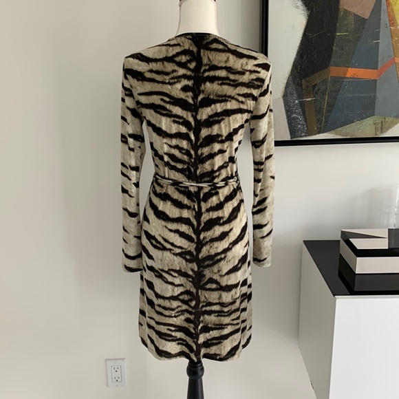 Michael Kors zebra print wrap dress size P/M - Picture 2 of 6